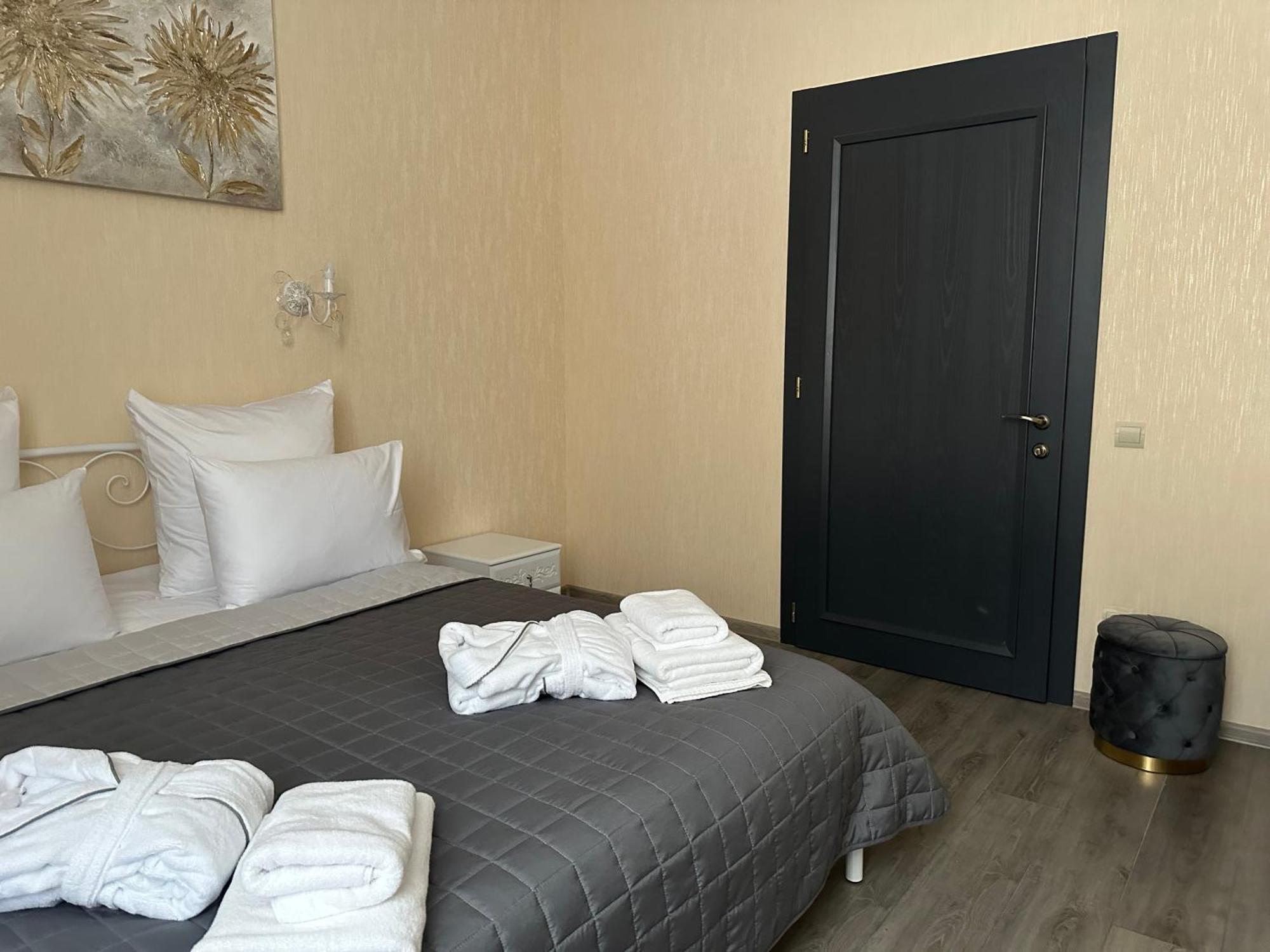 Centralnyi Hotel Полтава Екстериор снимка