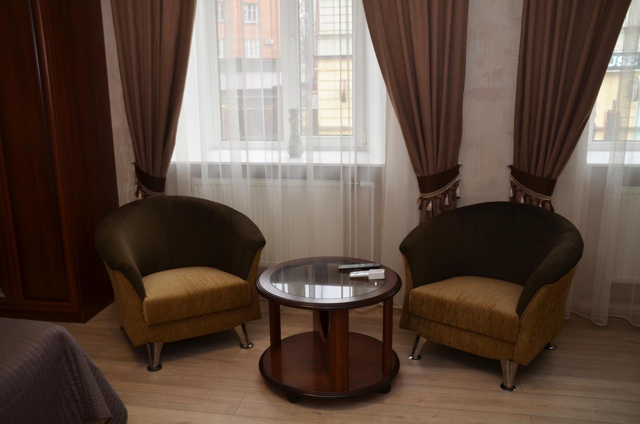 Centralnyi Hotel Полтава Екстериор снимка