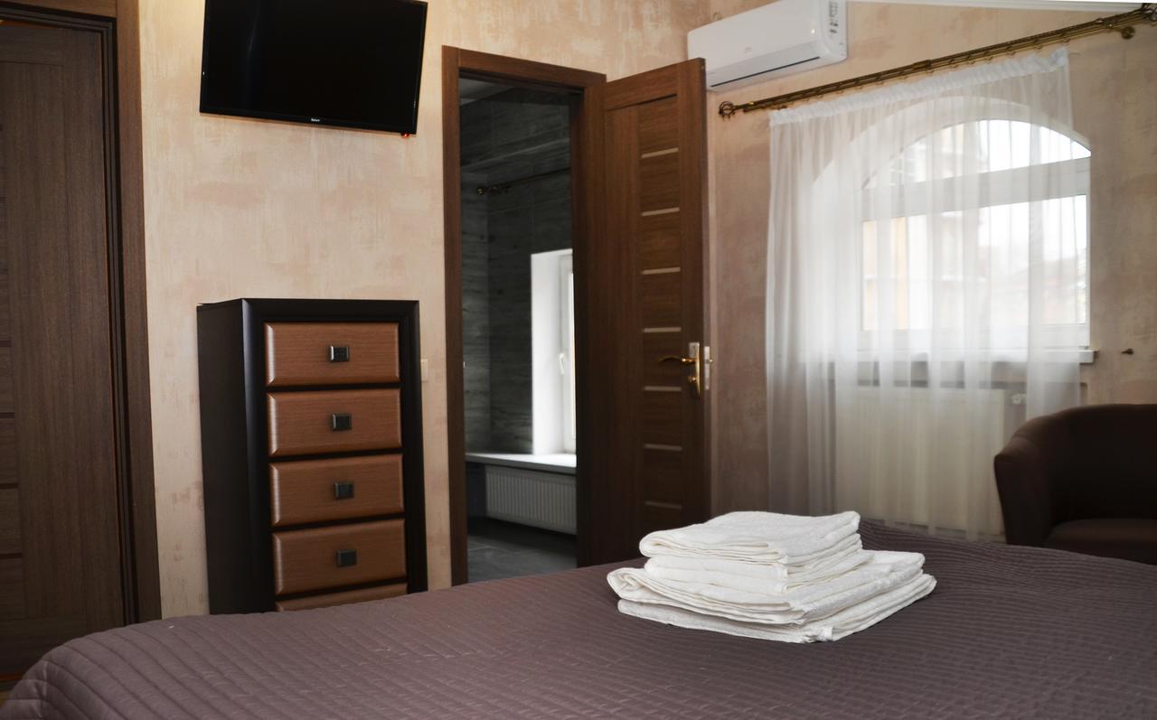 Centralnyi Hotel Полтава Екстериор снимка