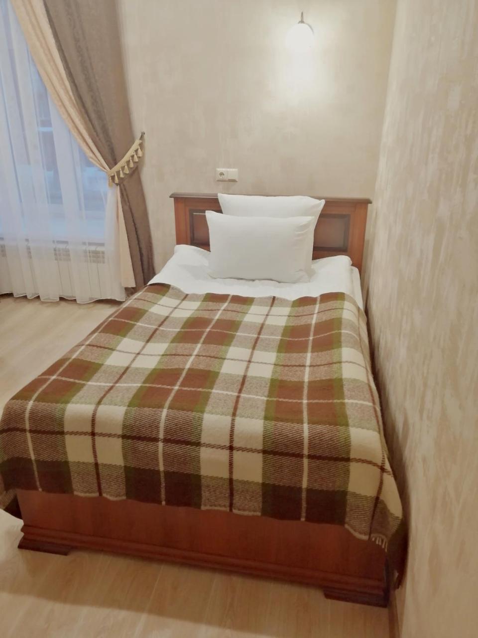Centralnyi Hotel Полтава Екстериор снимка